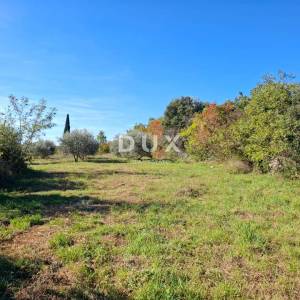 ISTRA, MARČANA - Prostrano zemljište na rubu naselja