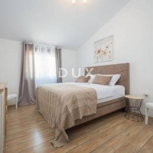  ISTRA, MEDULIN Samostojeća kuća s tri stambene jedinice i bazenom!