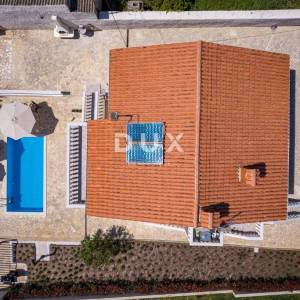  ISTRA, MEDULIN Samostojeća kuća s tri stambene jedinice i bazenom!