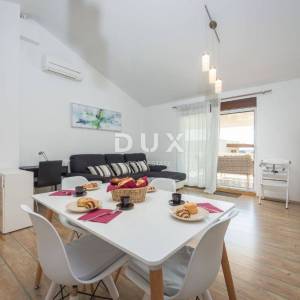  ISTRA, MEDULIN Samostojeća kuća s tri stambene jedinice i bazenom!