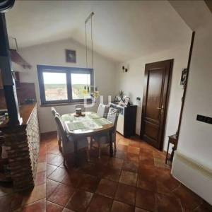 ISTRA, POREČ (bliža okolica) - Dvosoban prostran stan na trećem katu s pogledom na more!