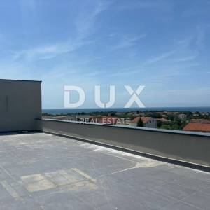  ISTRA, POREČ - Ekskluzivni penthouse s krovnom terasom i otvorenim pogledom na more! SNIŽENO! 