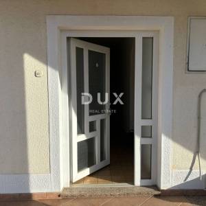 ISTRA, POREČ Komforan stan sa okućnicom u centru grada!