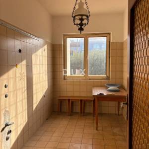 ISTRA, POREČ Komforan stan sa okućnicom u centru grada!