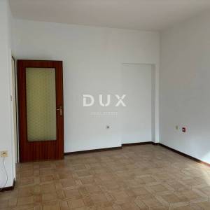 ISTRA, POREČ Komforan stan sa okućnicom u centru grada!