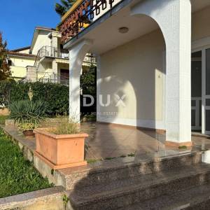 ISTRA, POREČ Komforan stan sa okućnicom u centru grada!