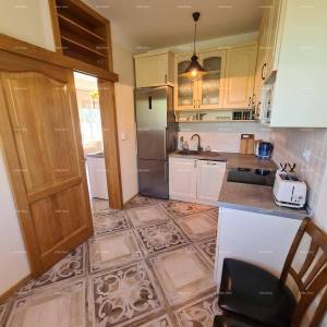 Istra. Premantura.Troetažni stan s krovnom terasom! 100 metara do mora.