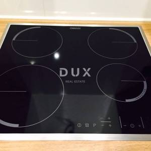 ISTRA, PULA – Elegantan 2SS+DB stan od 110 m² s privatnim parkingom i balkonom s pogledom za dugoročnu rentu