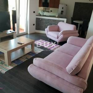 ISTRA, PULA – Elegantan 2SS+DB stan od 110 m² s privatnim parkingom i balkonom s pogledom za dugoročnu rentu