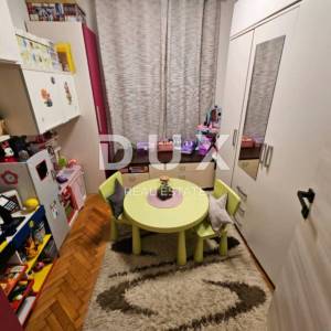  ISTRA, PULA - Obiteljski stan s vrtom u centru + dodatni studio apartman! RIJETKO DOSUTPNA LOKACIJA!