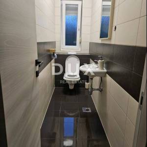  ISTRA, PULA - Obiteljski stan s vrtom u centru + dodatni studio apartman! RIJETKO DOSUTPNA LOKACIJA!