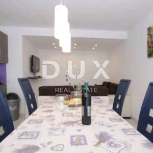  ISTRA, PULA - Obiteljski stan s vrtom u centru + dodatni studio apartman! RIJETKO DOSUTPNA LOKACIJA!