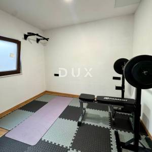 ISTRA, PULA - Predivan peterosoban stan na dvije etaže 