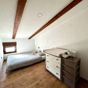 ISTRA, PULA - Predivan peterosoban stan na dvije etaže 