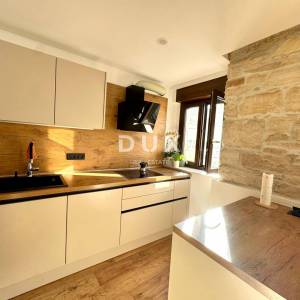 ISTRA, PULA - Predivan peterosoban stan na dvije etaže 