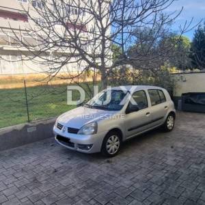 ISTRA, PULA Stan s dvorištem na top lokaciji! 