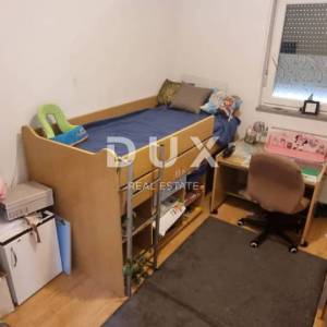 ISTRA, PULA Stan s dvorištem na top lokaciji! 