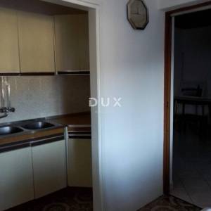 ISTRA, RABAC Stan za renovaciju s pogledom na more vrtom i garažom! 