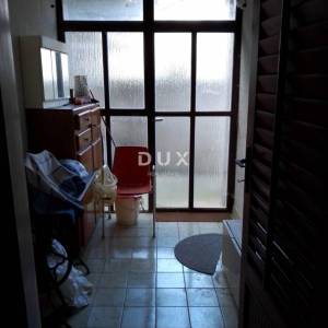 ISTRA, RABAC Stan za renovaciju s pogledom na more vrtom i garažom! 