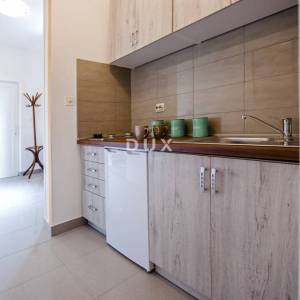 ISTRA, ROVINJ - Apartmanska kuća s prekrasnim vrtom