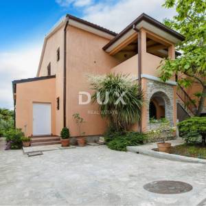 ISTRA, ROVINJ - Apartmanska kuća s prekrasnim vrtom