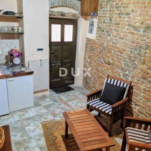 ISTRA, ROVINJ - Kuća sa dvorištem i dvije stabmene jedinice u starom gradu                                                     ...