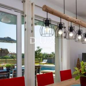 ISTRA, ROVINJ - Moderna prizemnica s bazenom