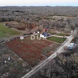 ISTRA, ROVINJ - poljoprivredno zemljište 2285m2