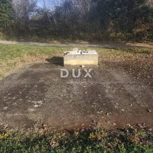 ISTRA, ŠIŠAN - Prostrana roh-bau kuća s velikim građevinskim zemljištem