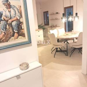 ISTRA, SVETI PETAR U ŠUMI - Prekrasna vila na prostranoj okućnicom!