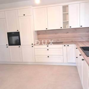 ISTRA, SVETI PETAR U ŠUMI - Prekrasna vila na prostranoj okućnicom!