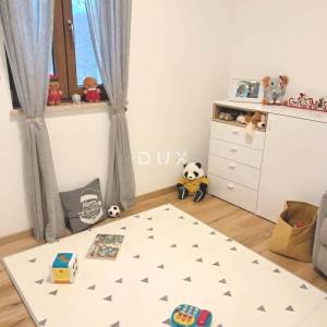 ISTRA, SVETI PETAR U ŠUMI - Prekrasna vila na prostranoj okućnicom!