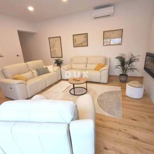 ISTRA, SVETI PETAR U ŠUMI - Prekrasna vila na prostranoj okućnicom!