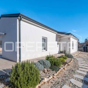 Istra, Tinjan- prizemnica s bazenom i dvorištem