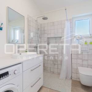 Istra, Tinjan- prizemnica s bazenom i dvorištem