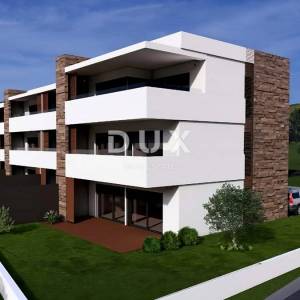 ISTRA, UMAG - Prostran stan s vrtom u blizini mora