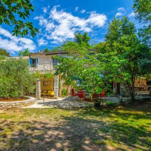 ISTRA, VINTIJAN - Rustikalna vila u starom kamenolomu