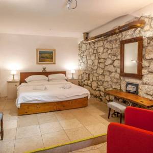 ISTRA, VINTIJAN - Rustikalna vila u starom kamenolomu