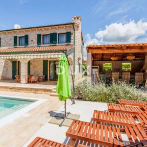 ISTRA, VIŠNJAN - Rustikalna kuća s bazenom