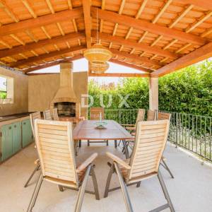 ISTRA, VIŠNJAN - Rustikalna kuća s bazenom