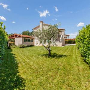 ISTRA, VIŠNJAN - Rustikalna kuća s bazenom