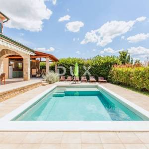 ISTRA, VIŠNJAN - Rustikalna kuća s bazenom