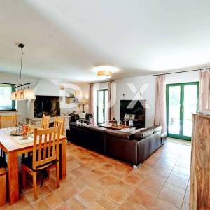 ISTRA, VIŠNJAN - Rustikalna kuća s bazenom