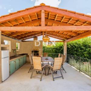 ISTRA, VIŠNJAN - Rustikalna kuća s bazenom