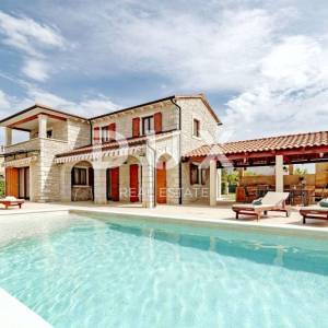 ISTRA, VIŠNJAN - Rustikalna kuća s garažom i bazenom