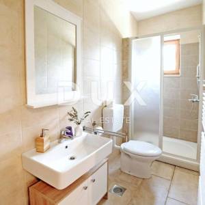 ISTRA, VIŠNJAN - Rustikalna kuća s garažom i bazenom