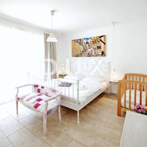 ISTRA, VIŠNJAN - Rustikalna kuća s garažom i bazenom