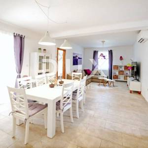 ISTRA, VIŠNJAN - Rustikalna kuća s garažom i bazenom