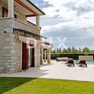 ISTRA, VIŠNJAN - Rustikalna kuća s garažom i bazenom