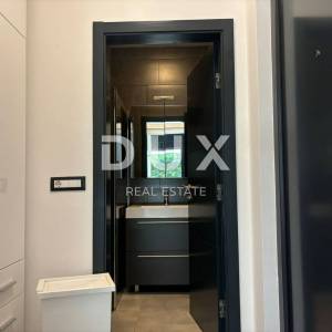  ISTRA, VODNJAN (okolica) - Moderna prizemnica s puno privatnosti i zelenila!